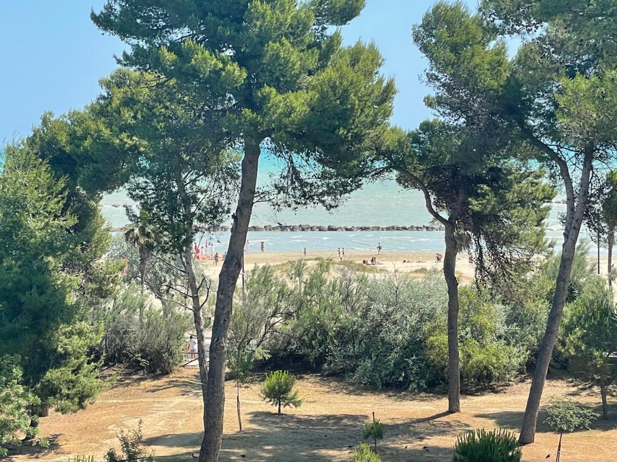 Apartamento Attico Vista E Fronte Mare Zaffiroblu Con Posto Auto Montesilvano Marina Exterior foto